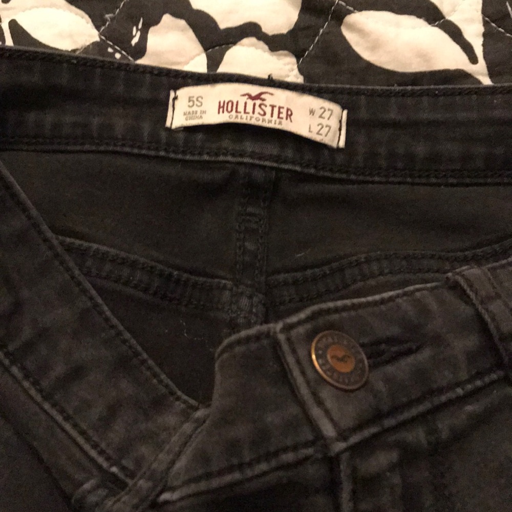Black Hollister skinny jeans